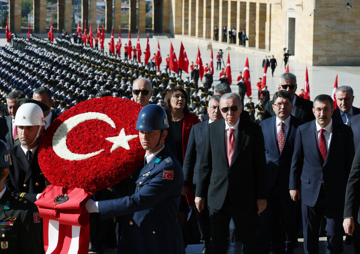 Devlet erkanı Anıtkabir'i ziyaret etti